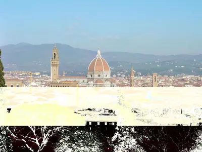Vista generica sulle montagne o vista sulle montagne dall'interno dell'appartamento