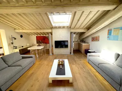 TV o dispositivi per l'intrattenimento presso Luxury View Terrace Apartment