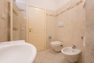 Bagno di Via del Corno 1 - Chiara Apt - Elegant apartment with elevator