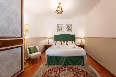 Letto o letti in una camera di Via del Corno 1 - Chiara Apt - Elegant apartment with elevator