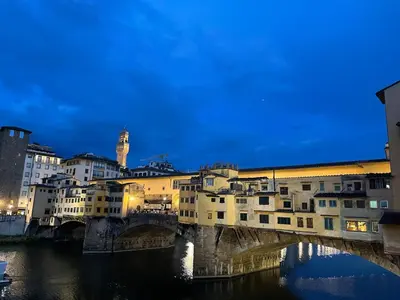 Vista generica su Firenze o vista sulla città dall'interno dell'appartamento