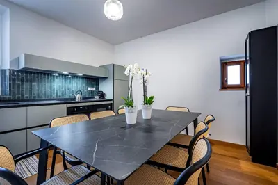 Cucina o angolo cottura di YD Leone X luxury 4 Bedroom