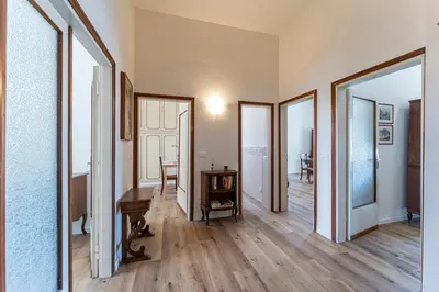 Planimetria di UNYCA - Spacious Florence 3-bedroom Apartment