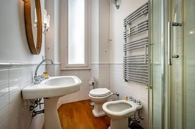 Bagno di YD Bright 2-Bedroom Retreat with Elevator
