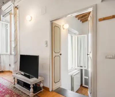 TV o dispositivi per l'intrattenimento presso Romantic Apartment Tornabuoni