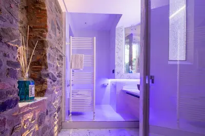 Bagno di Ponte Rosso Modern by MMega