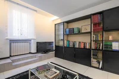 Biblioteca nell'appartamento