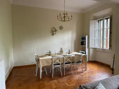 Planimetria di Stylish 3-Bedroom Apartment in Prestigious Florence