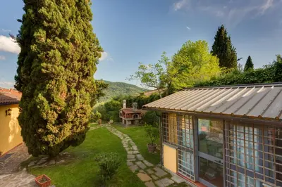 Paesaggio naturale nelle vicinanze della villa
