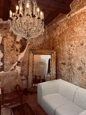 Area soggiorno di Torre 1100 - Rough Luxe in 12th Century Tower