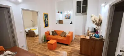 Area soggiorno di Cozy portion of property near Bellosguardo