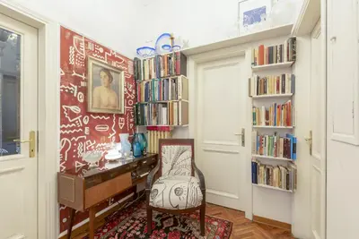 Biblioteca nell'appartamento