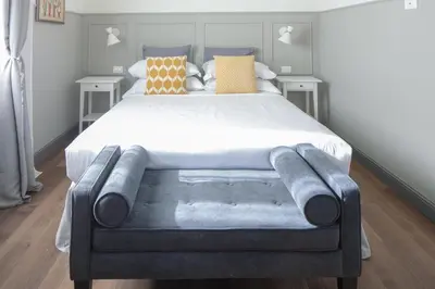 Letto o letti in una camera di BRAND NEW - Luxury 4 bedroom and 4 bathroom at Duomo