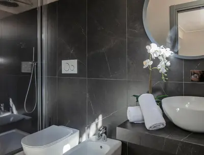 Bagno di BRAND NEW - Luxury 4 bedroom and 4 bathroom at Duomo