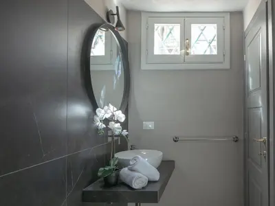 Bagno di BRAND NEW - Luxury 4 bedroom and 4 bathroom at Duomo