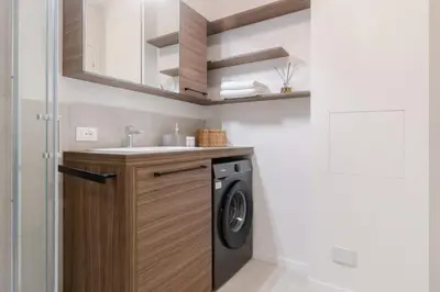 Cucina o angolo cottura di Steps from Station Single Room with Shared Bath