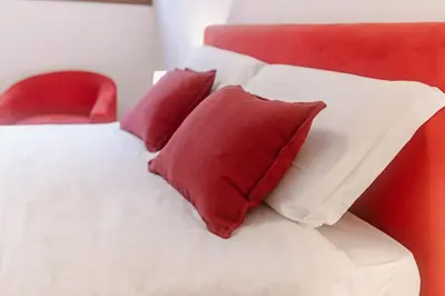 Letto o letti in una camera di Center Retreat Private Room with Shared Bath