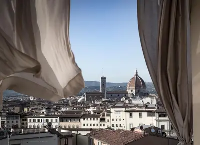Vista generica su Firenze o vista sulla città dall'interno dell'appartamento