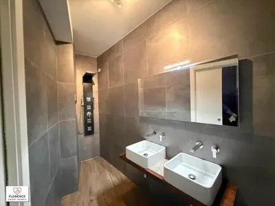 Bagno di Blue Sky Apartment by Florence Sweet Homes