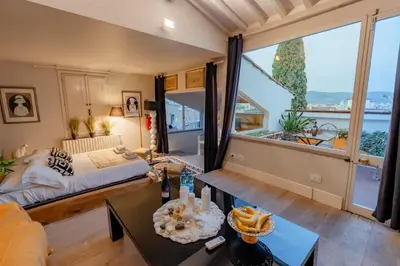 Area soggiorno di Luxury-Penthouse 50 mt da Pontevecchio - By MOIS Collection