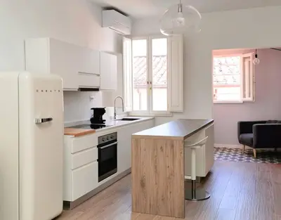 Cucina o angolo cottura di Luce -EXCLUSIVE DESIGN LOFT IN THE HEART OF FLORENCE