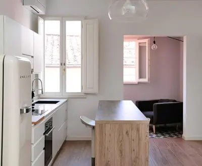 Cucina o angolo cottura di Luce -EXCLUSIVE DESIGN LOFT IN THE HEART OF FLORENCE