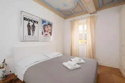 Letto o letti in una camera di Modern 2BR apartment in Santa Maria Novella