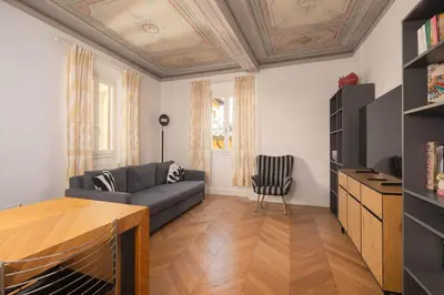 Area soggiorno di Modern 2BR apartment in Santa Maria Novella