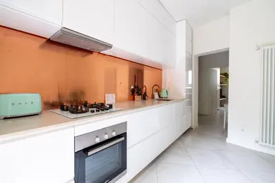 Cucina o angolo cottura di Private Garden & Space Florence 2-Bed Apt