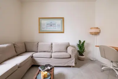 Area soggiorno di Private Garden & Space Florence 2-Bed Apt