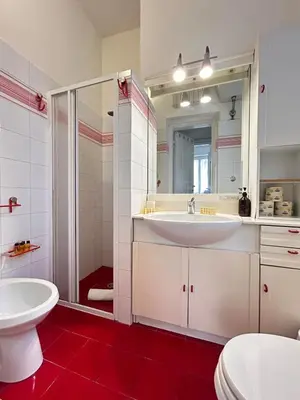 Bagno di Federica's Ponte Vecchio 1bd - by FlorenceHospitality