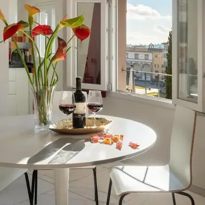 Avelli Pia Fourth Floor with 2 Bathrooms - Florence Charming Apartments - Delightful and bright 4rd-floor apartment without elevator