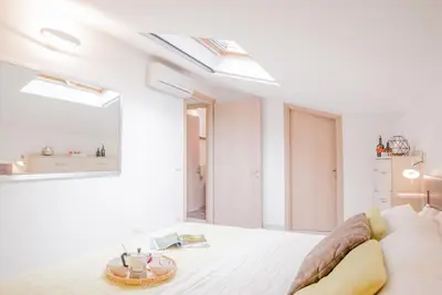 Letto o letti in una camera di Apartment with terrace SAN FREDIANO AREA -4 people