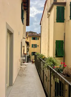 Balcone o terrazza di La Porta Fiorentina - Luxury Apartment - Centro storico - 20 minuti da Firenze
