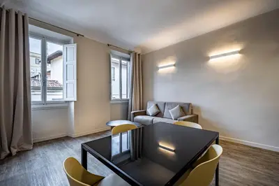 Area soggiorno di YD charming apartment near main station