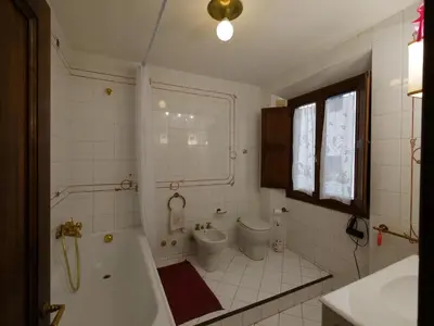 Bagno di Alloggiare nei luoghi dove é vissuto Dante
