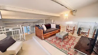 Area soggiorno di Borgo San Jacopo Penthouse by 360Rentals