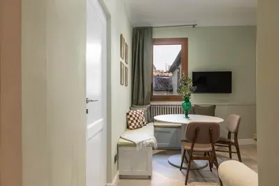 TV o dispositivi per l'intrattenimento presso Augustus Suite Vw Duomo Apt w 3 bad 3 bat Ac