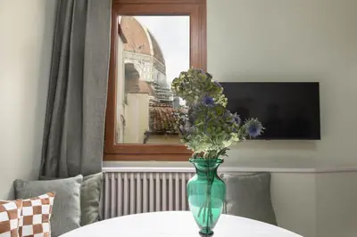 TV o dispositivi per l'intrattenimento presso Augustus Suite Vw Duomo Apt w 3 bad 3 bat Ac