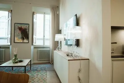 Cucina o angolo cottura di Elegant Oltrarno - 2 King bedroom - walk to Pitti