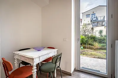 Planimetria di YD quiet 2BR apartment with private garden