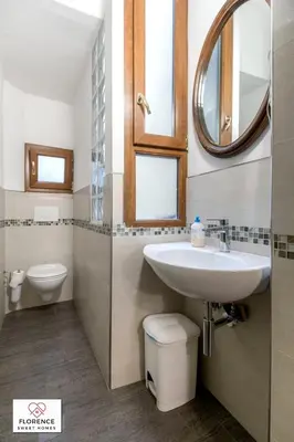 Bagno di Florentine Apt Pontevecchio by Florence Sweet Homes