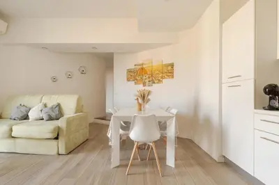 Area soggiorno di Accommodation with free parking near to the centre