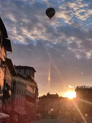 Alba o tramonto visti dall'interno dell'appartamento o dai dintorni