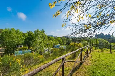 Paesaggio naturale nelle vicinanze del campeggio