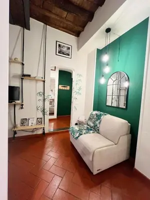 TV o dispositivi per l'intrattenimento presso Green Chic Flat in Centre near the Train Station