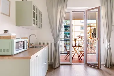 Cucina o angolo cottura di New Happiness Studio Tram 150m