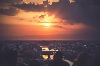 Alba o tramonto visti dall'interno dell'appartamento o dai dintorni