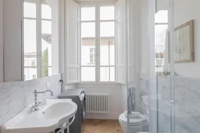 Bagno di Next stop, Florence