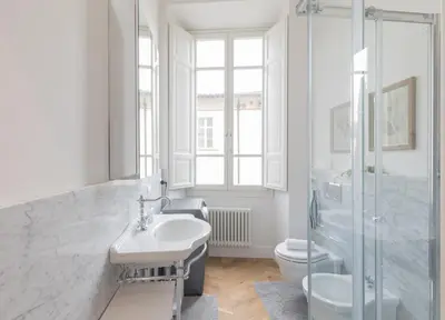 Bagno di Next stop, Florence